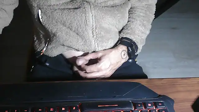 Snapshot of Adri_gard chatting on 12.04.25 Adri gard online show from 12.04.25