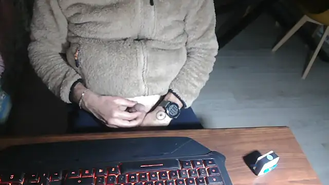 Snapshot of Adri_gard chatting on 02.18.26 Adri gard online show from 02.18.26