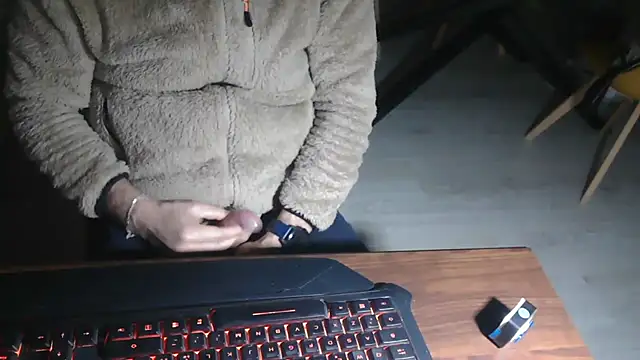 Snapshot of Adri_gard chatting on 03.15.26 Adri gard online show from 03.15.26