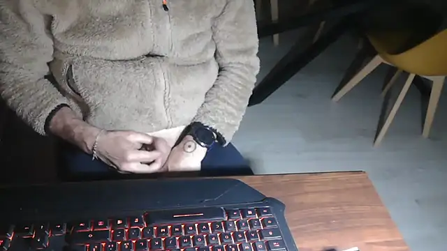 Snapshot of Adri_gard chatting on 03.19.26 Adri gard online show from 03.19.26