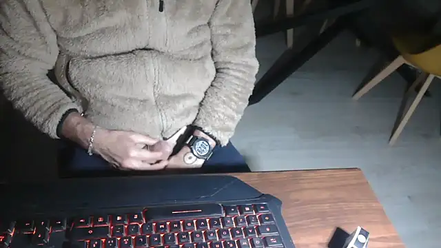 Snapshot of Adri_gard chatting on 03.21.26 Adri gard online show from 03.21.26