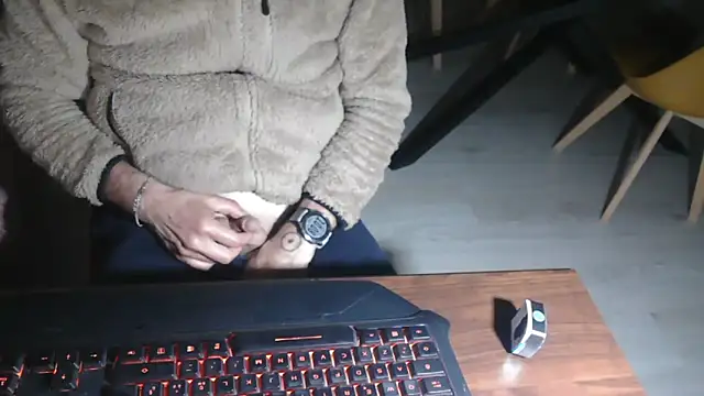 Snapshot of Adri_gard chatting on 03.24.26 Adri gard online show from 03.24.26