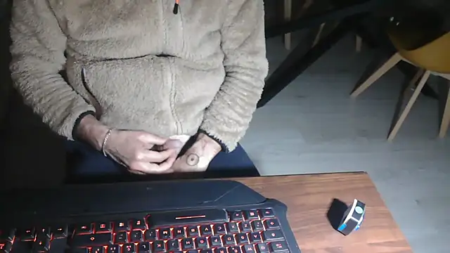 Snapshot of Adri_gard chatting on 03.26.26 Adri gard online show from 03.26.26