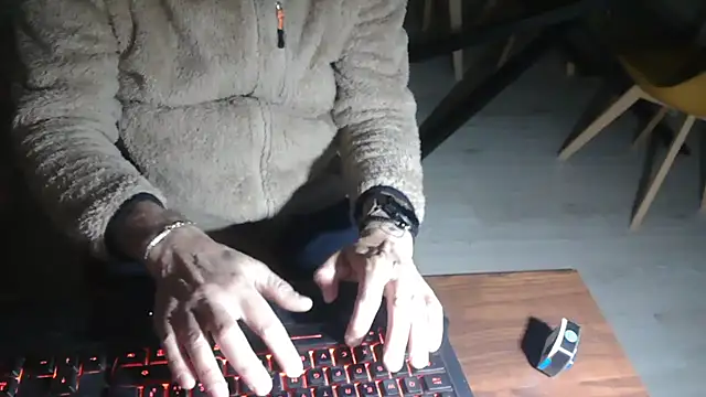 Snapshot of Adri_gard chatting on 03.28.26 Adri gard online show from 03.28.26