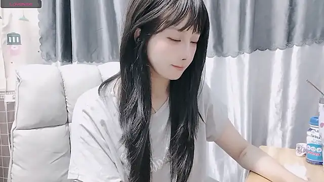 Snapshot of Nery_Asian chatting on 12.27.24 Nery Asian online show from 12.27.24