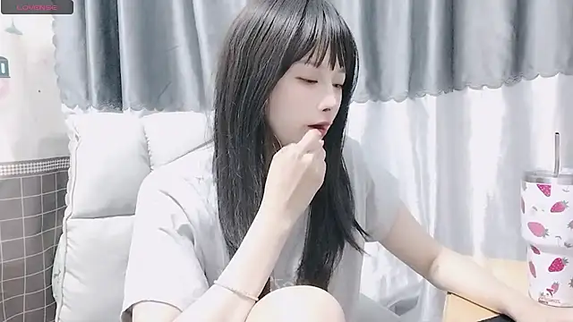 Snapshot of Nery_Asian chatting on 12.27.24 Nery Asian online show from 12.27.24