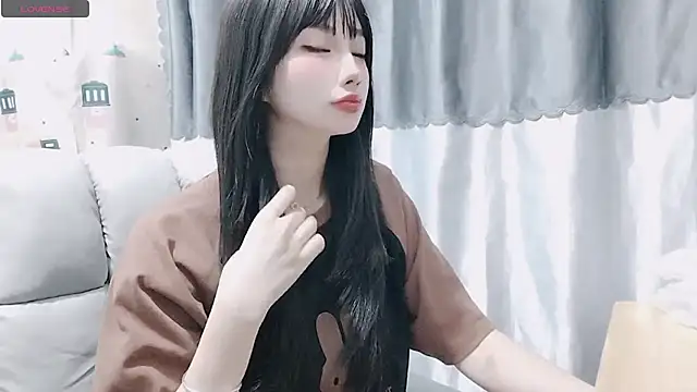 Snapshot of Nery_Asian chatting on 12.30.24 Nery Asian online show from 12.30.24