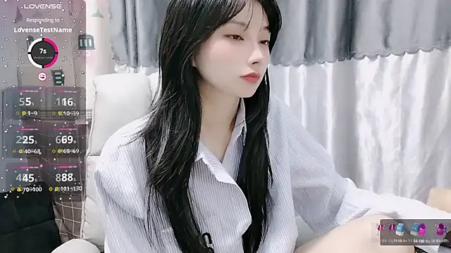 Snapshot of Nery_Asian chatting on 01.24.25 Nery Asian online show from 01.24.25