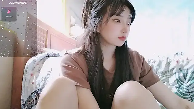 Snapshot of Nery_Asian chatting on 01.25.25 Nery Asian online show from 01.25.25