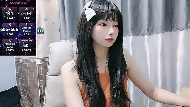 Snapshot of Nery_Asian chatting on 03.04.25 Nery Asian online show from 03.04.25