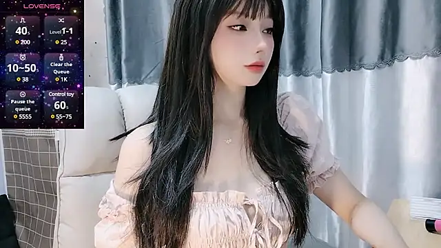 Snapshot of Nery_Asian chatting on 03.05.25 Nery Asian online show from 03.05.25