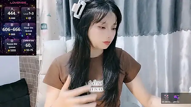 Snapshot of Nery_Asian chatting on 03.13.25 Nery Asian online show from 03.13.25