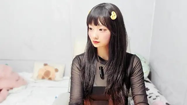 Snapshot of Nery_Asian chatting on 09.13.25 Nery Asian online show from 09.13.25