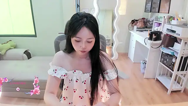 Nery Asian online show from 07.18.26