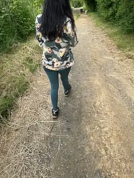 Reinacatchile online show from 12.08.24