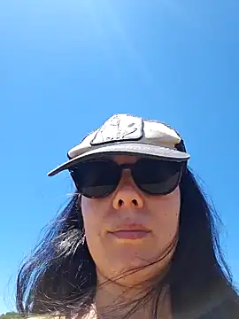 Reinacatchile online show from 01.04.25