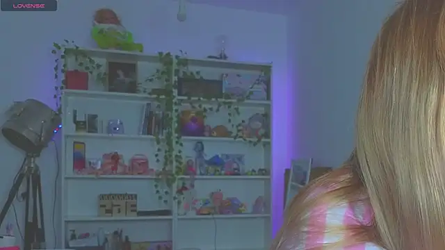 Milia Parker online show from 09.28.25