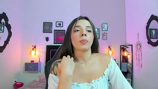 Snapshot of Charlotte__Benett chatting on 02.14.26 Charlotte Benett online show from 02.14.26