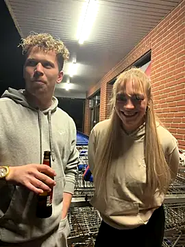 Snapshot of NickyGold_Official chatting on 11.01.25 NickyGold Official online show from 11.01.25