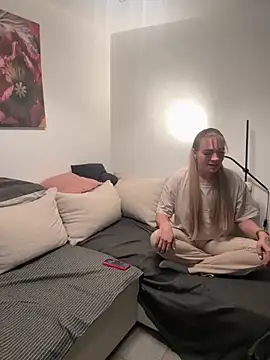 Snapshot of NickyGold_Official chatting on 11.05.25 NickyGold Official online show from 11.05.25