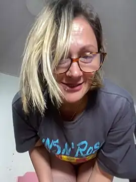 Snapshot of dirty_mistress_69 chatting on 01.13.25 dirty mistress 69 online show from 01.13.25