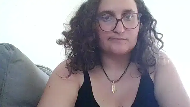 Snapshot of juicyrubies chatting on 02.02.26 juicyrubies online show from 02.02.26