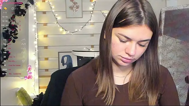 Snapshot of Josephine_Kiss chatting on 11.04.25 Josephine Kiss online show from 11.04.25