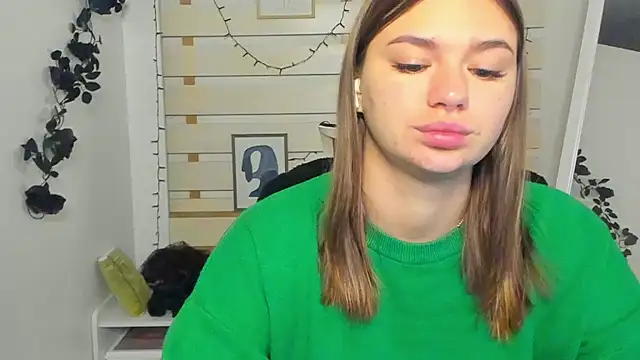 Snapshot of Josephine_Kiss chatting on 11.11.25 Josephine Kiss online show from 11.11.25