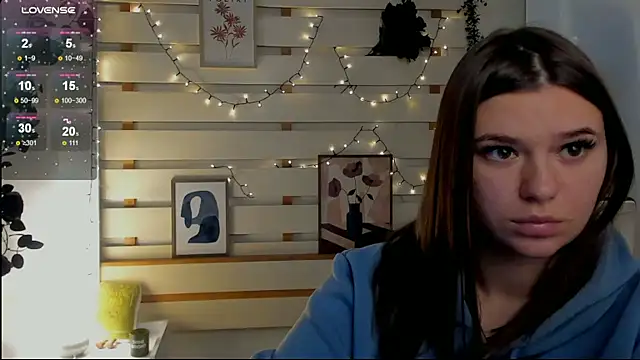 Snapshot of Josephine_Kiss chatting on 02.01.26 Josephine Kiss online show from 02.01.26