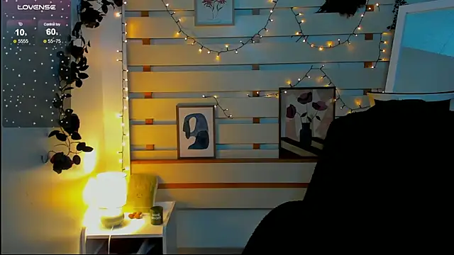 Snapshot of Josephine_Kiss chatting on 02.04.26 Josephine Kiss online show from 02.04.26