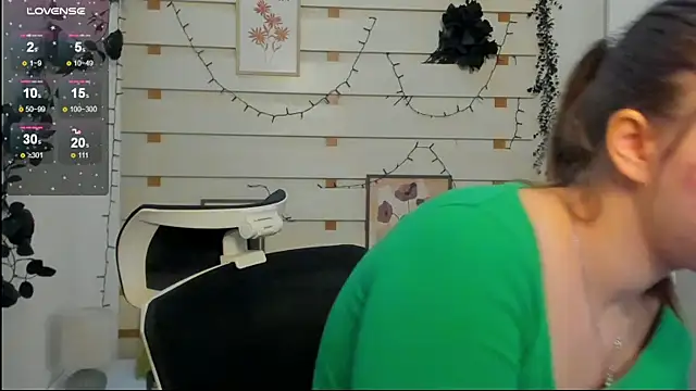 Snapshot of Josephine_Kiss chatting on 02.07.26 Josephine Kiss online show from 02.07.26