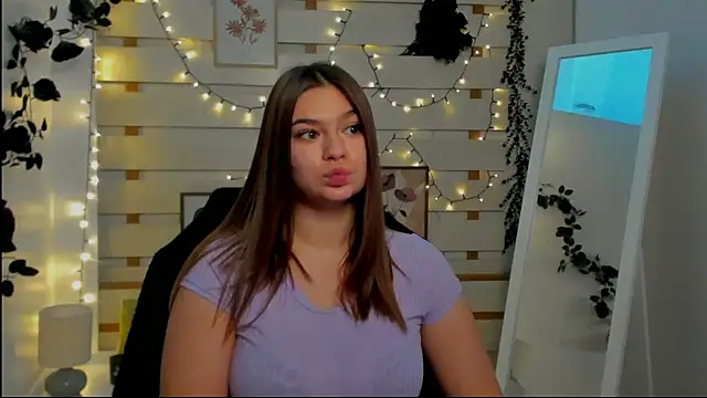 Snapshot of Josephine_Kiss chatting on 02.24.26 Josephine Kiss online show from 02.24.26