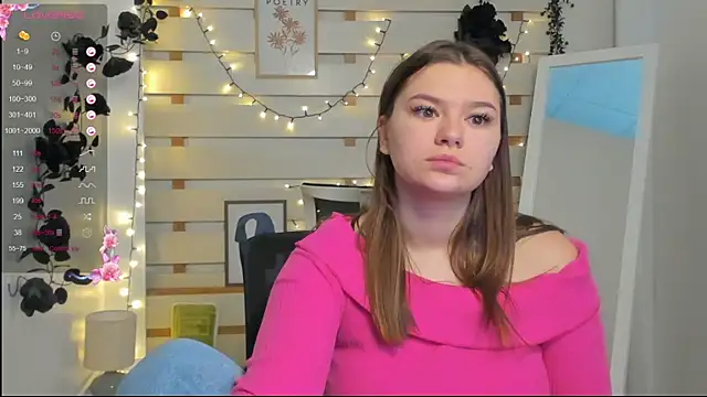 Snapshot of Josephine_Kiss chatting on 03.10.26 Josephine Kiss online show from 03.10.26