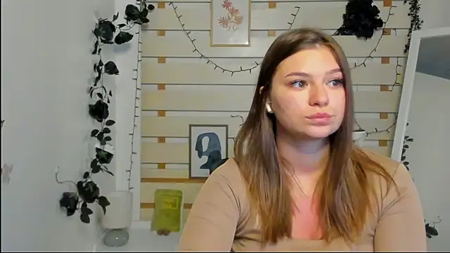 Snapshot of Josephine_Kiss chatting on 03.17.26 Josephine Kiss online show from 03.17.26