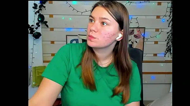Josephine Kiss online show from 05.11.26