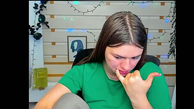 Josephine Kiss online show from 05.11.26
