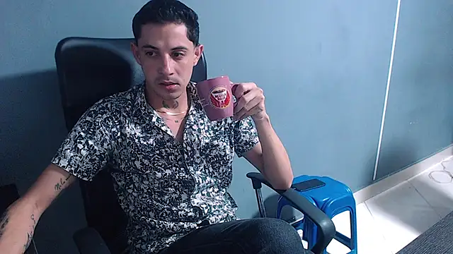 Snapshot of Erick_Wall chatting on 01.23.25 Erick Wall online show from 01.23.25