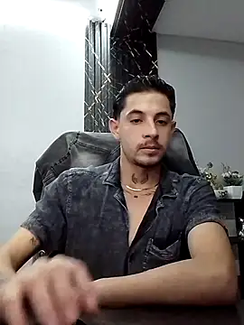 Snapshot of Erick_Wall chatting on 03.23.25 Erick Wall online show from 03.23.25