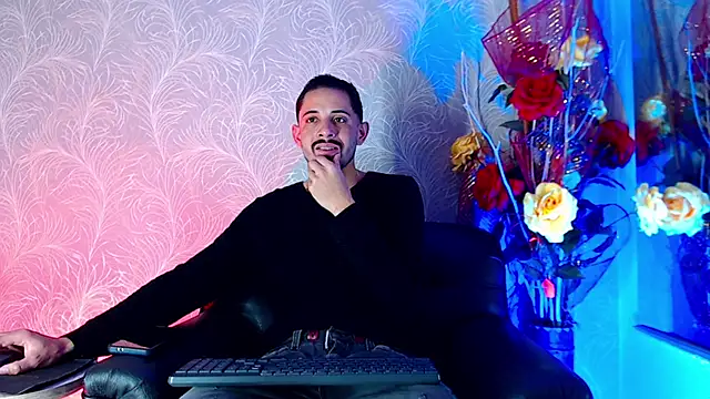 Snapshot of Erick_Wall chatting on 01.13.26 Erick Wall online show from 01.13.26