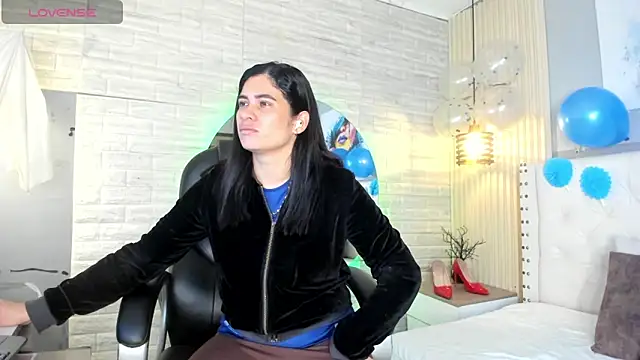 Snapshot of sussy__stone chatting on 06.10.26 sussy stone online show from 06.10.26