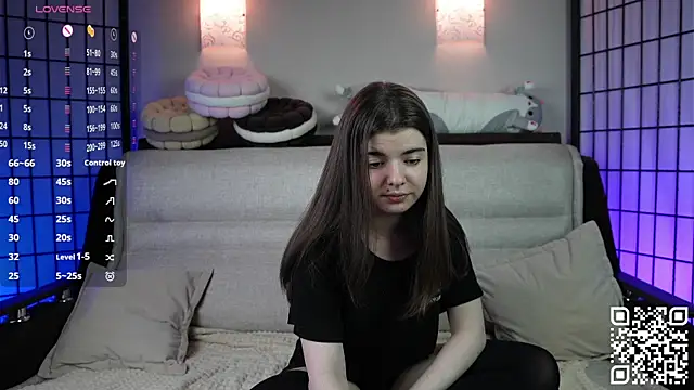 Snapshot of Mary_Shake chatting on 11.22.25 Mary Shake online show from 11.22.25