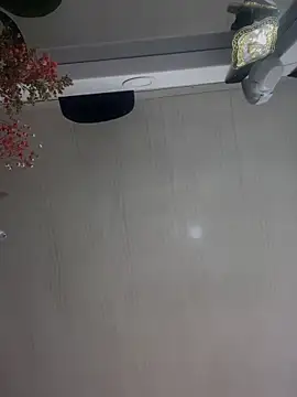 Lorraine Leon online show from 03.20.25