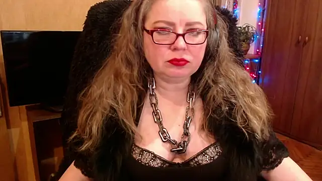 Snapshot of Miss_Tress chatting on 12.15.24 Miss Tress online show from 12.15.24