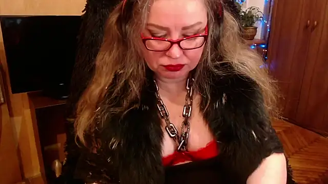 Snapshot of Miss_Tress chatting on 12.30.24 Miss Tress online show from 12.30.24