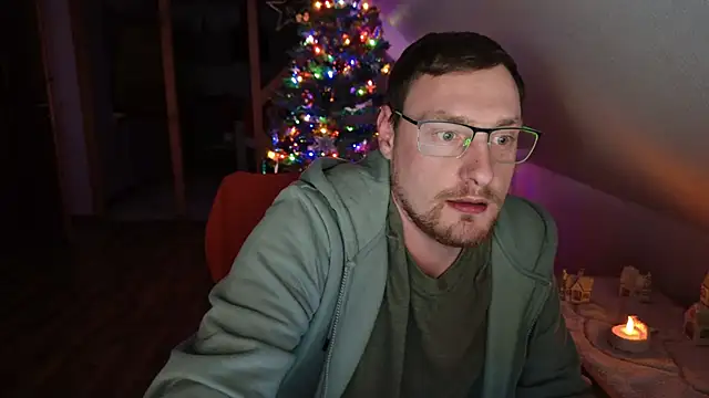 Snapshot of Relsxboy chatting on 12.11.24 Relsxboy online show from 12.11.24