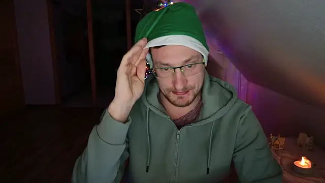 Snapshot of Relsxboy chatting on 12.12.24 Relsxboy online show from 12.12.24