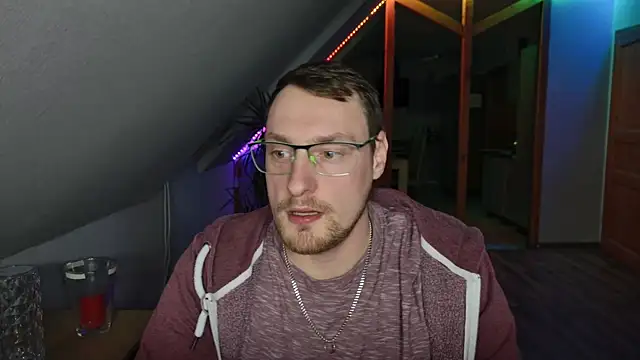 Snapshot of Relsxboy chatting on 01.28.25 Relsxboy online show from 01.28.25