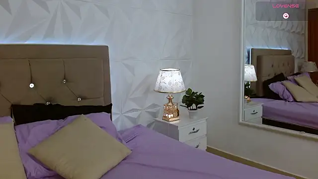 Snapshot of Gwen_drew chatting on 02.13.26 Gwen drew online show from 02.13.26