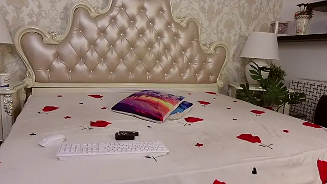 Snapshot of CarmellaAngel chatting on 02.15.25 CarmellaAngel online show from 02.15.25