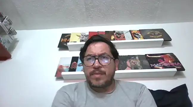 Snapshot of OsoMaduro12 chatting on 01.05.25 OsoMaduro12 online show from 01.05.25